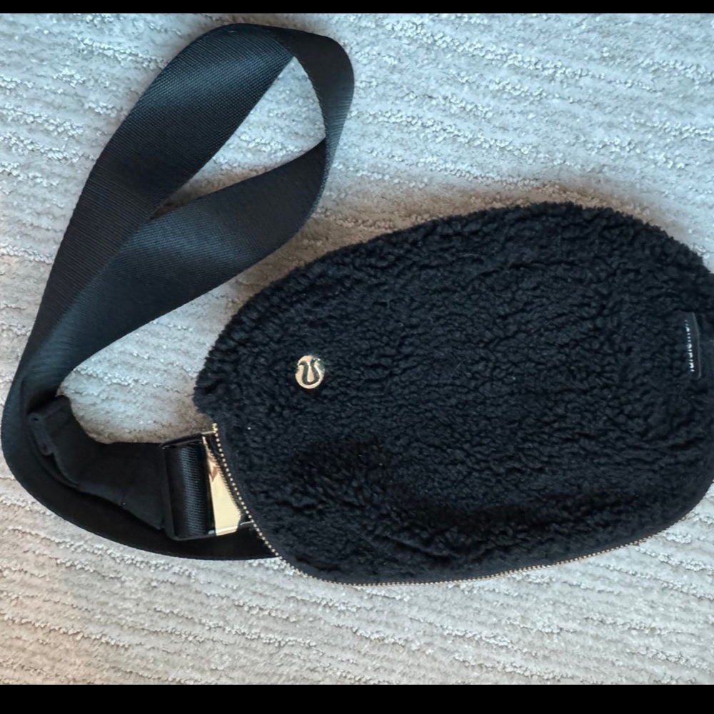 Lululemon Fleece Bag